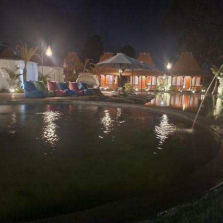 Starlake Villa & Glamping Kubupenlokan Εξωτερικό φωτογραφία